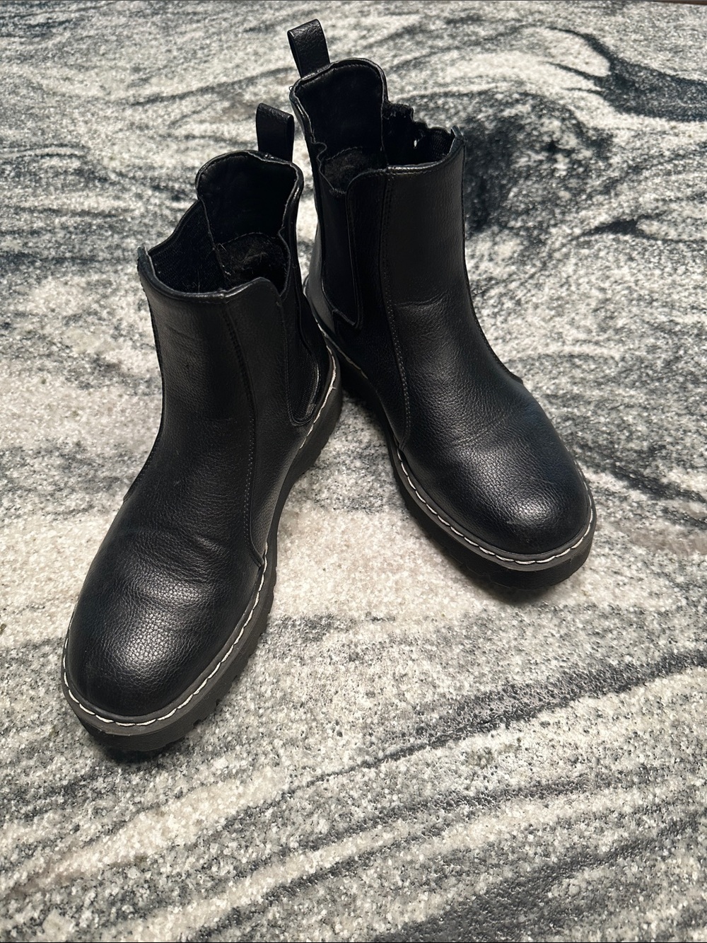 Black Leather Pull-On Boots